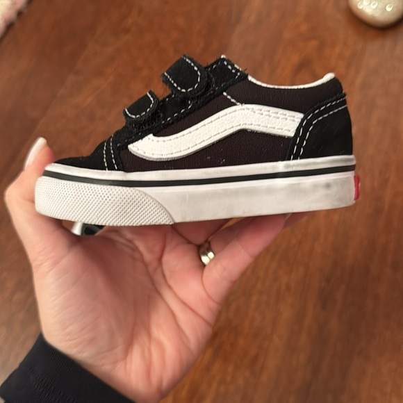 Vans‎ Toddler Old Skool V Shoe Velcrow Strap US Toddler Size 4 Sneakers - Picture 9 of 9
